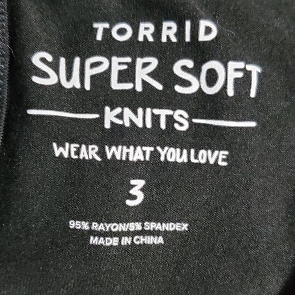 Torrid Super Soft Knits Women's Black Crochet Keyhole Sleeveless Blouse Sz 3 - Picture 10 of 13